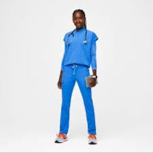 Capri Blue Figs Scrub Set